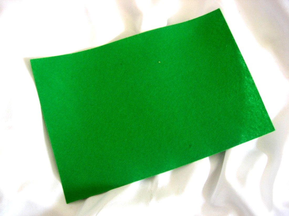 Coală de fetru verde 52206 - arte vizuale și accesorii  - imagini cu broderii - tablou textil din fetru - Artynos.ro