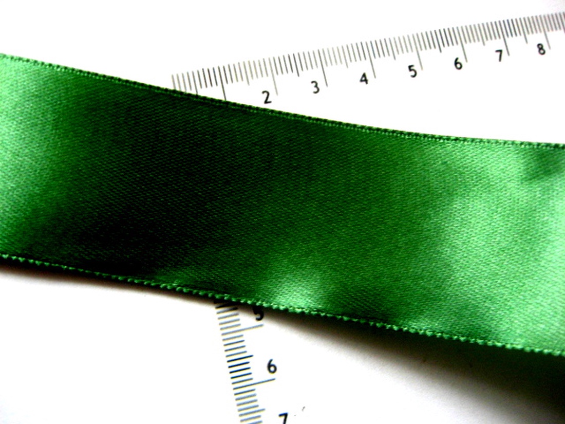 Panglica satin verde 40 mm 52258 - accessorii și unelte - mercerie - panglică, curea - Artynos.ro