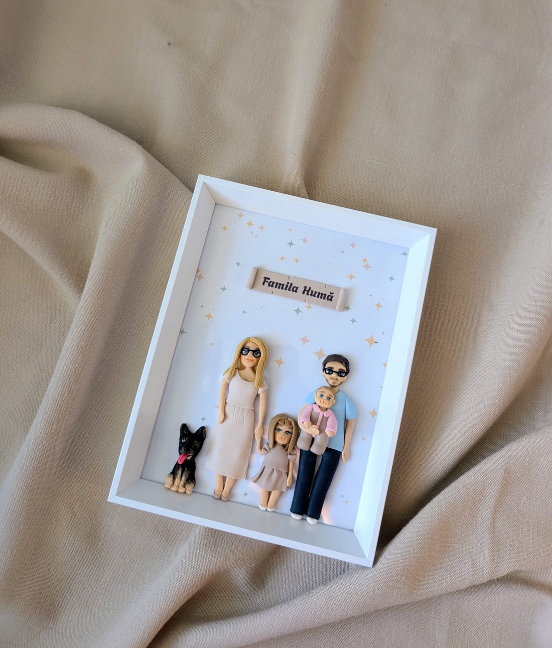 Tablou personalizat cu figurine modelate din lut polimeric - Familia - casă & stil de viață - decorațiuni de casă - picturi murale - tablou din mai multe piese - Artynos.ro