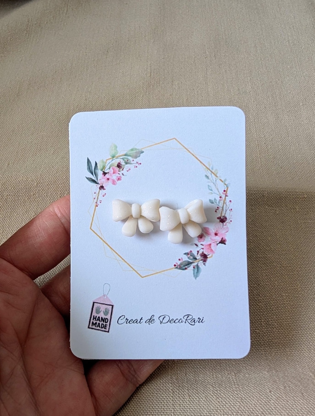 Cercei fundiță din fimo � cercei mici 1,5 cm - bijuterii - cercei - cercei cu figurine - Artynos.ro