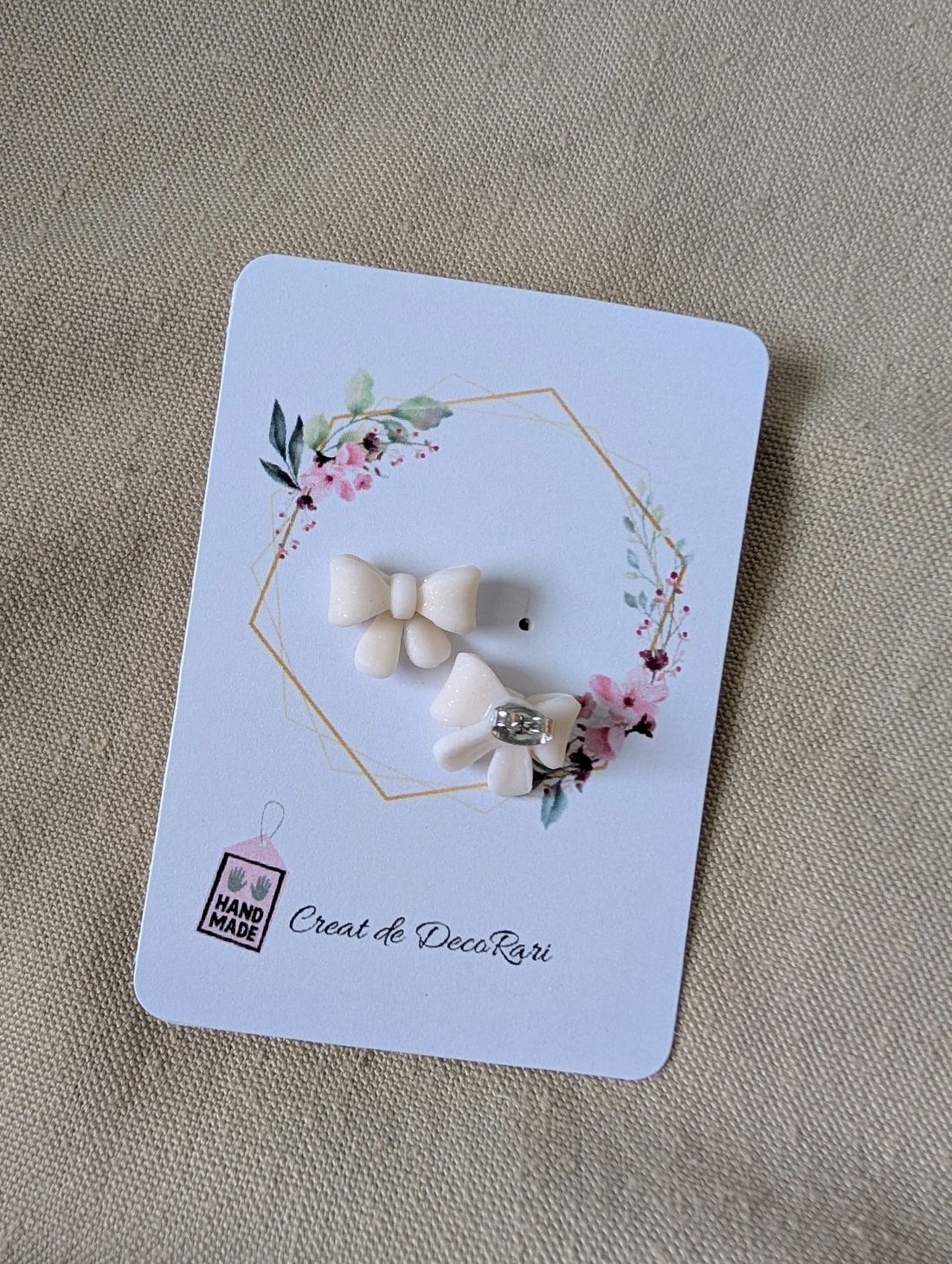 Cercei fundiță din fimo � cercei mici 1,5 cm - bijuterii - cercei - cercei cu figurine - Artynos.ro