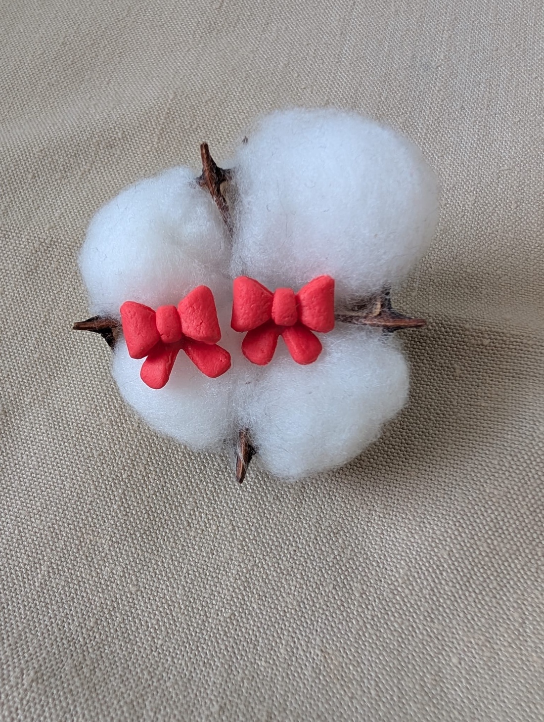 Cercei fundiță din fimo � cercei mici 1,5 cm - bijuterii - cercei - cercei cu figurine - Artynos.ro