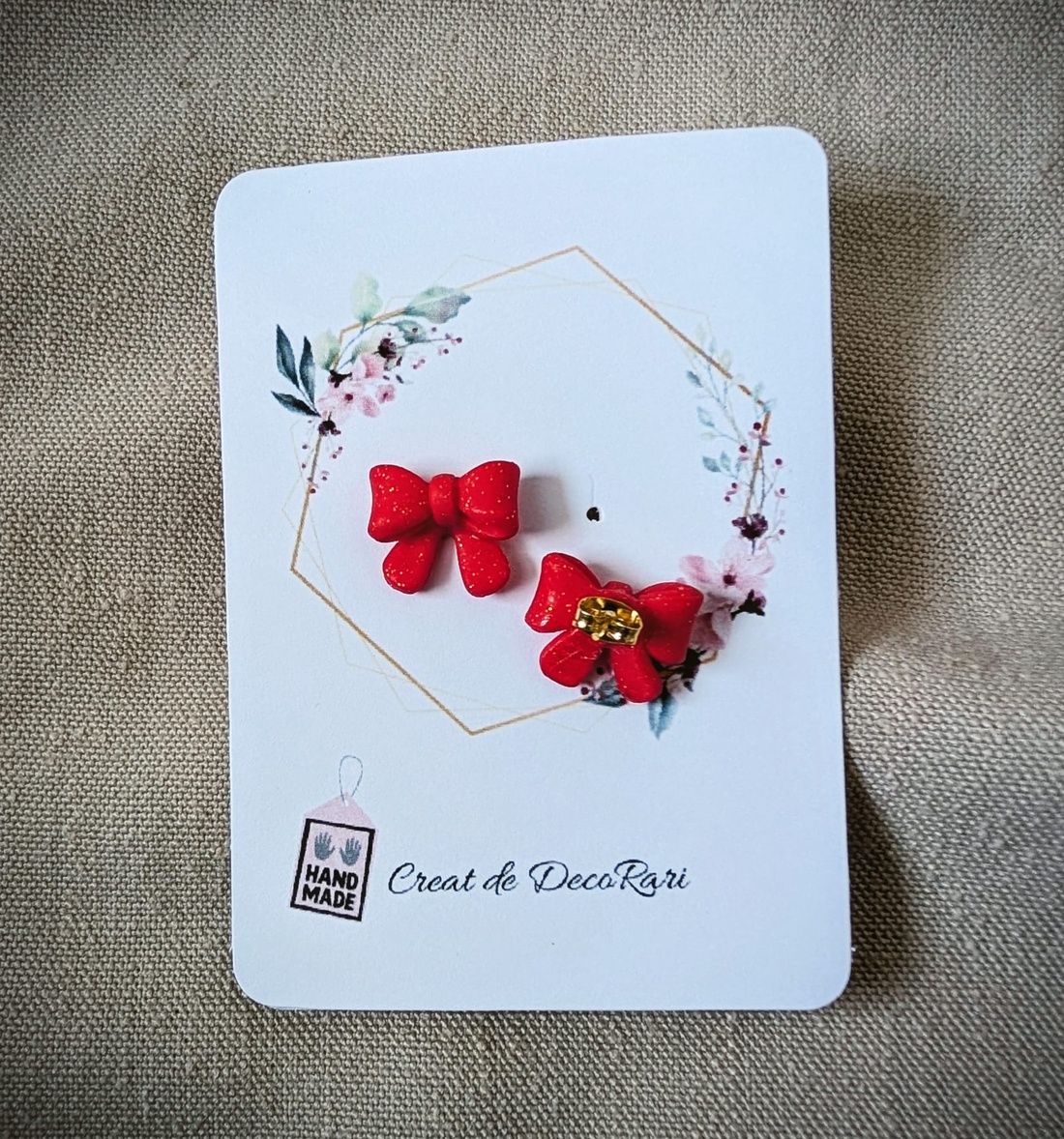 Cercei fundiță din fimo � cercei mici 1,5 cm - bijuterii - cercei - cercei cu figurine - Artynos.ro