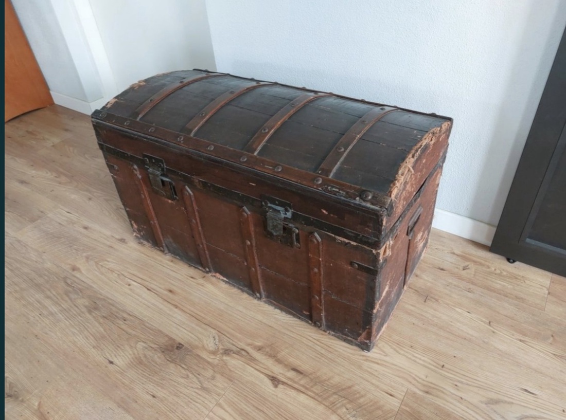 Cufar antic mare, cufar vechi restaurat - casă & stil de viață - materiale de depozitare și sortare - ladă depozitare - Artynos.ro Cufar antic mare, cufar vechi restaurat - casă & stil de viață - materiale de depozitare și sortare - ladă depozitare - Artynos.ro