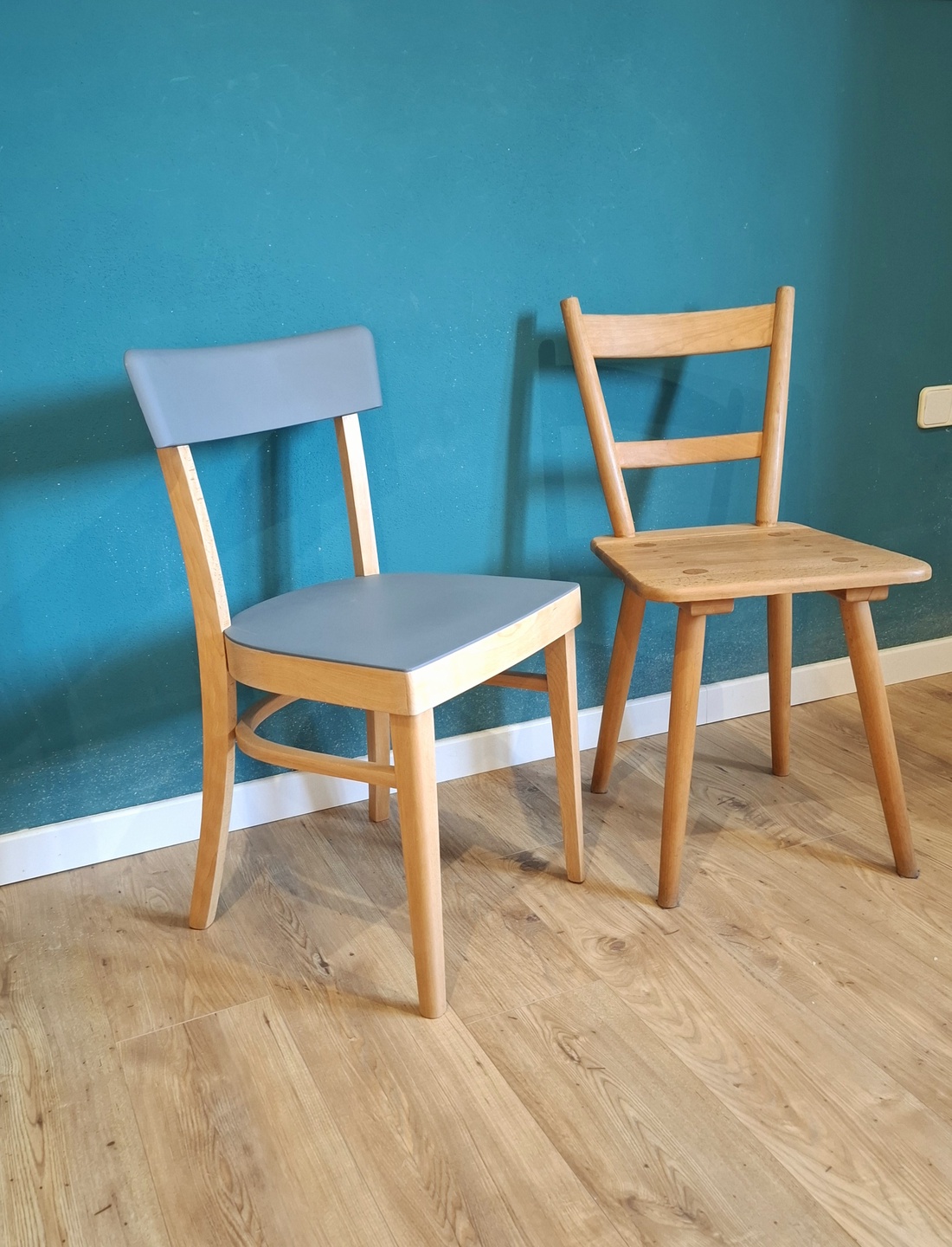 Set de 4 scaune Bistro mix and match reconditionate  - casă & stil de viață - mobilier artizanal - scaune, taburete, fotolii - Artynos.ro Set de 4 scaune Bistro mix and match reconditionate  - casă & stil de viață - mobilier artizanal - scaune, taburete, fotolii - Artynos.ro