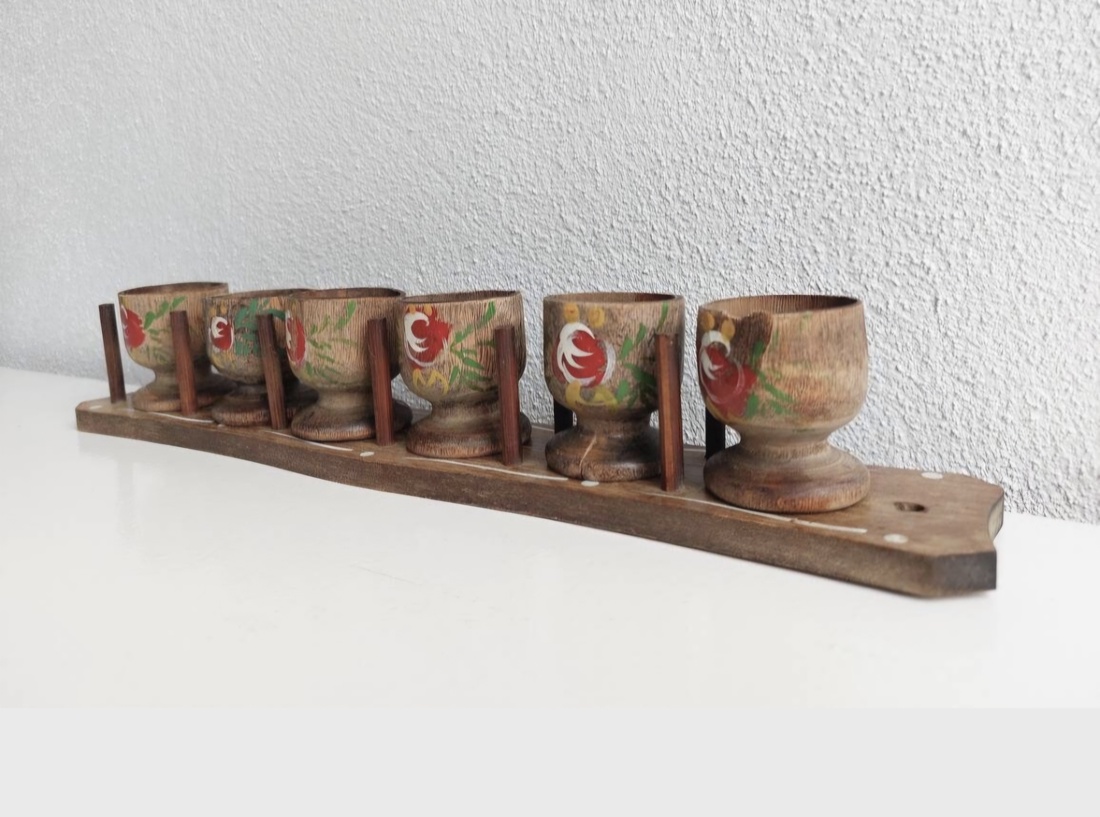 Pahare rustice de lemn cu suport / recipiente pentru oua  - casă & stil de viață - echipamente de bucătărie - decor de bucătărie - decorațiuni de bucătărie - Artynos.ro