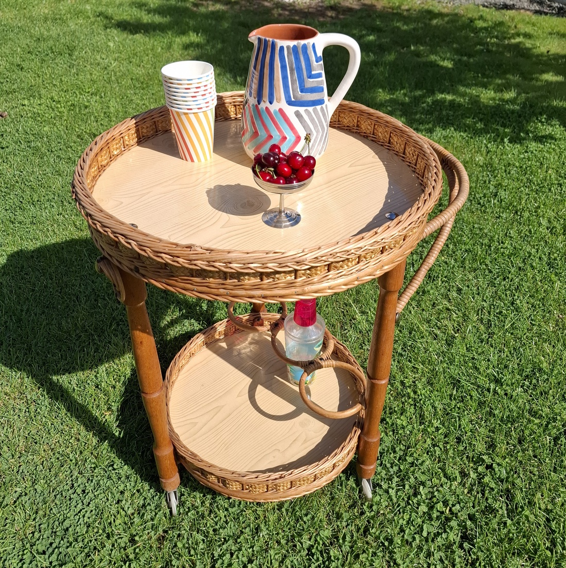 Gheridon Italian din rattan - casă & stil de viață - accesorii de grădină - grătar - Artynos.ro