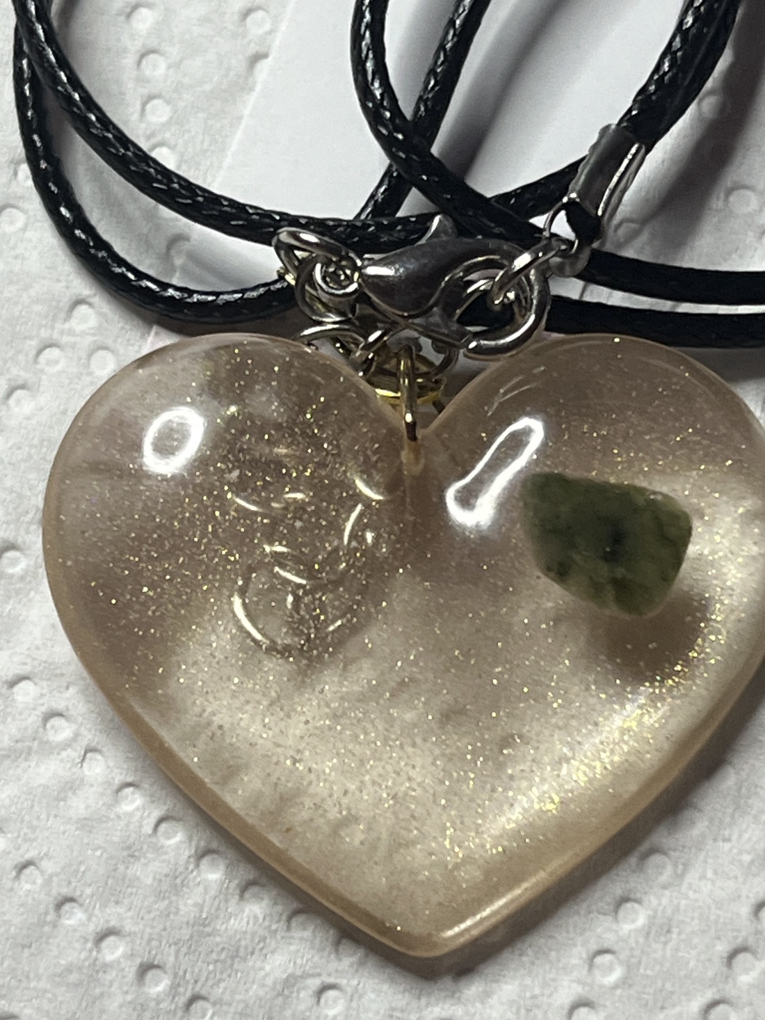 Pandantiv Inima Pământului cu Serpentin  protecție, calm și ancorare - bijuterii - coliere - pandative - Artynos.ro