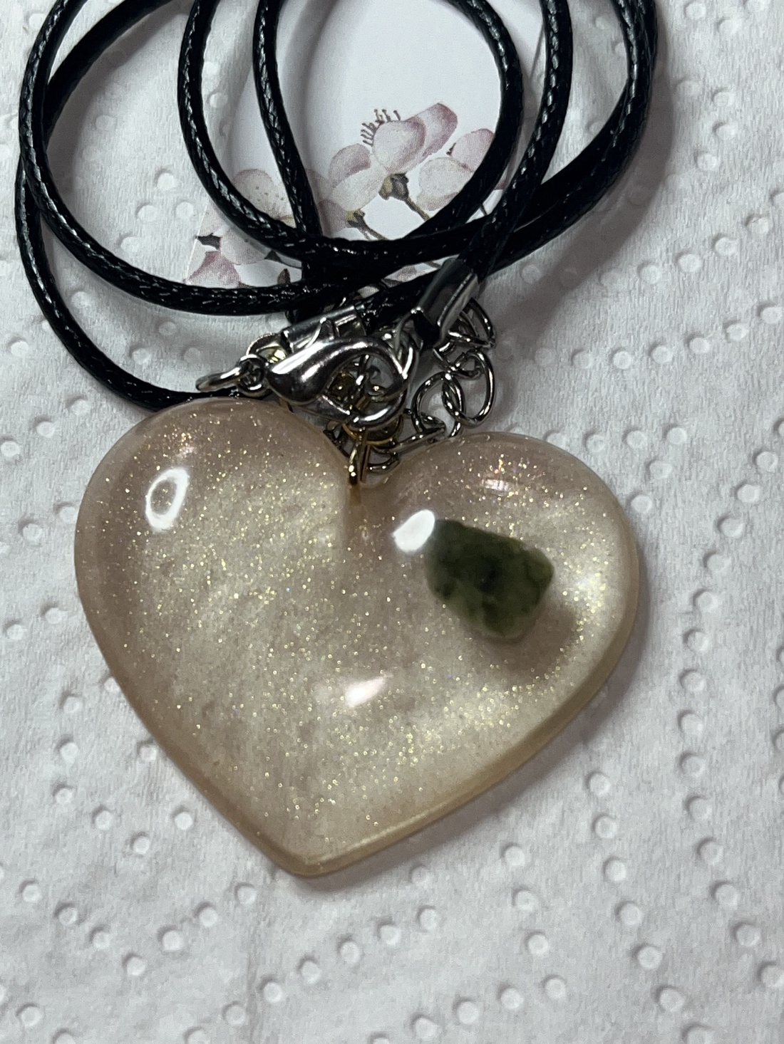 Pandantiv Inima Pământului cu Serpentin  protecție, calm și ancorare - bijuterii - coliere - pandative - Artynos.ro