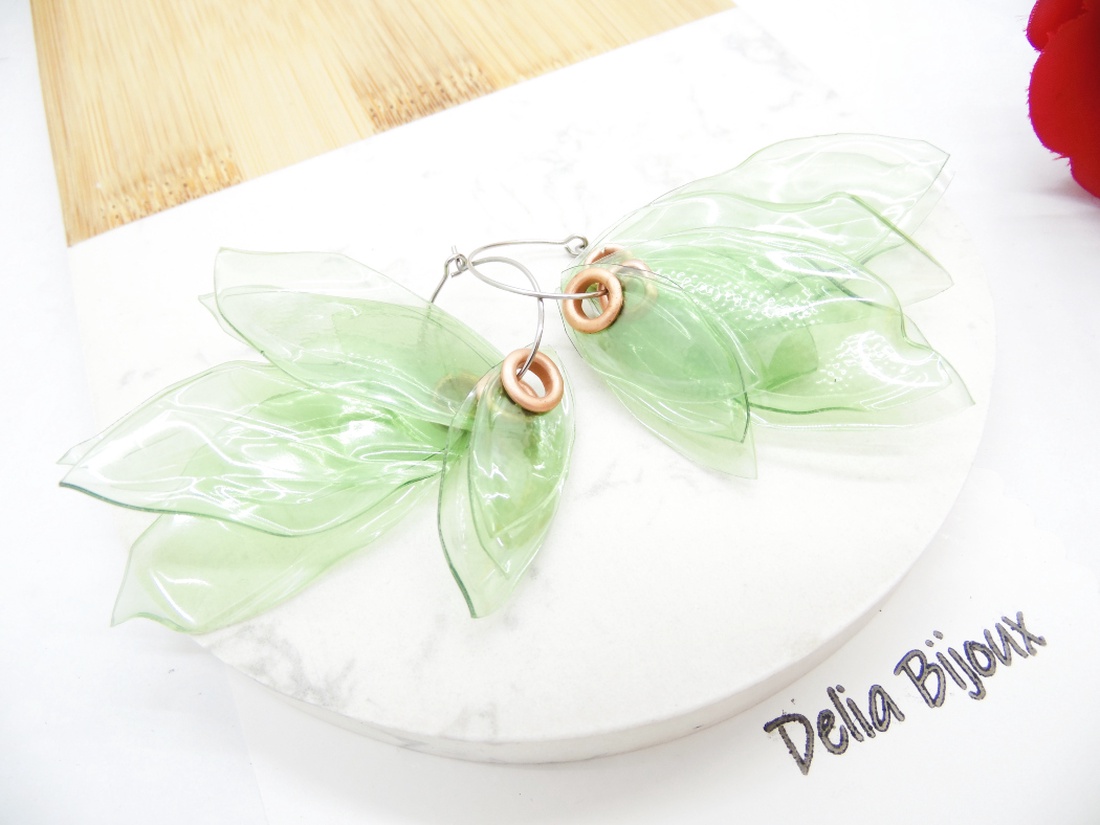 Cercei statement handmade din plastic reciclat model frunze bijuterii eco fashion unicat (cod1264) - bijuterii - cercei - cercei agățați - Artynos.ro