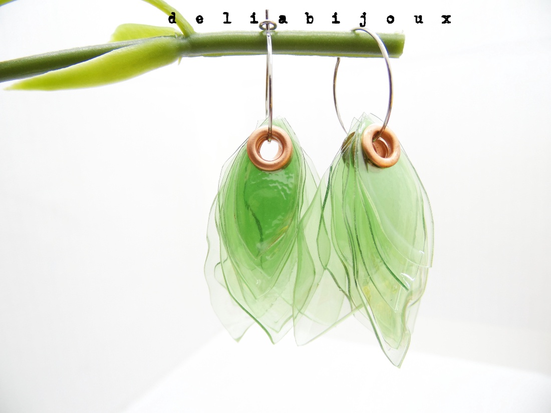 Cercei statement handmade din plastic reciclat model frunze bijuterii eco fashion unicat (cod1264) - bijuterii - cercei - cercei agățați - Artynos.ro