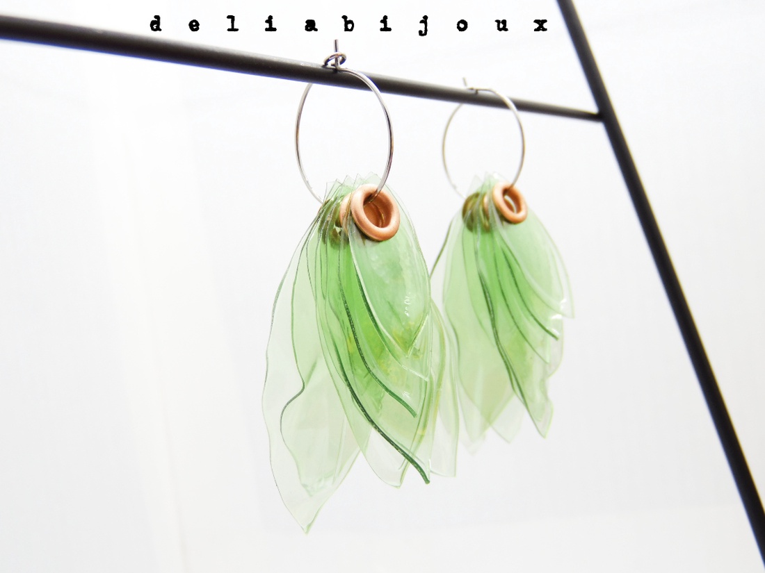 Cercei statement handmade din plastic reciclat model frunze bijuterii eco fashion unicat (cod1264) - bijuterii - cercei - cercei agățați - Artynos.ro