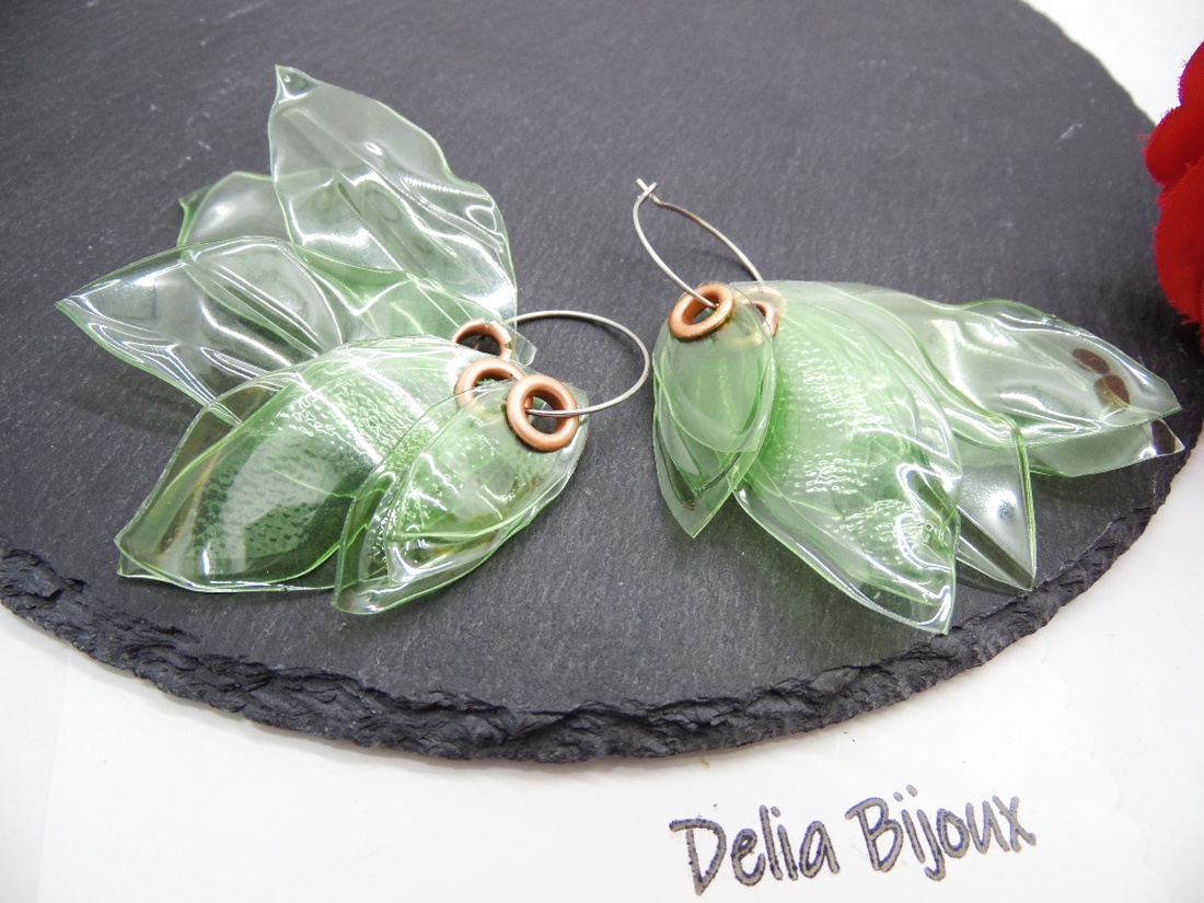 Cercei statement handmade din plastic reciclat model frunze bijuterii eco fashion unicat (cod1264) - bijuterii - cercei - cercei agățați - Artynos.ro