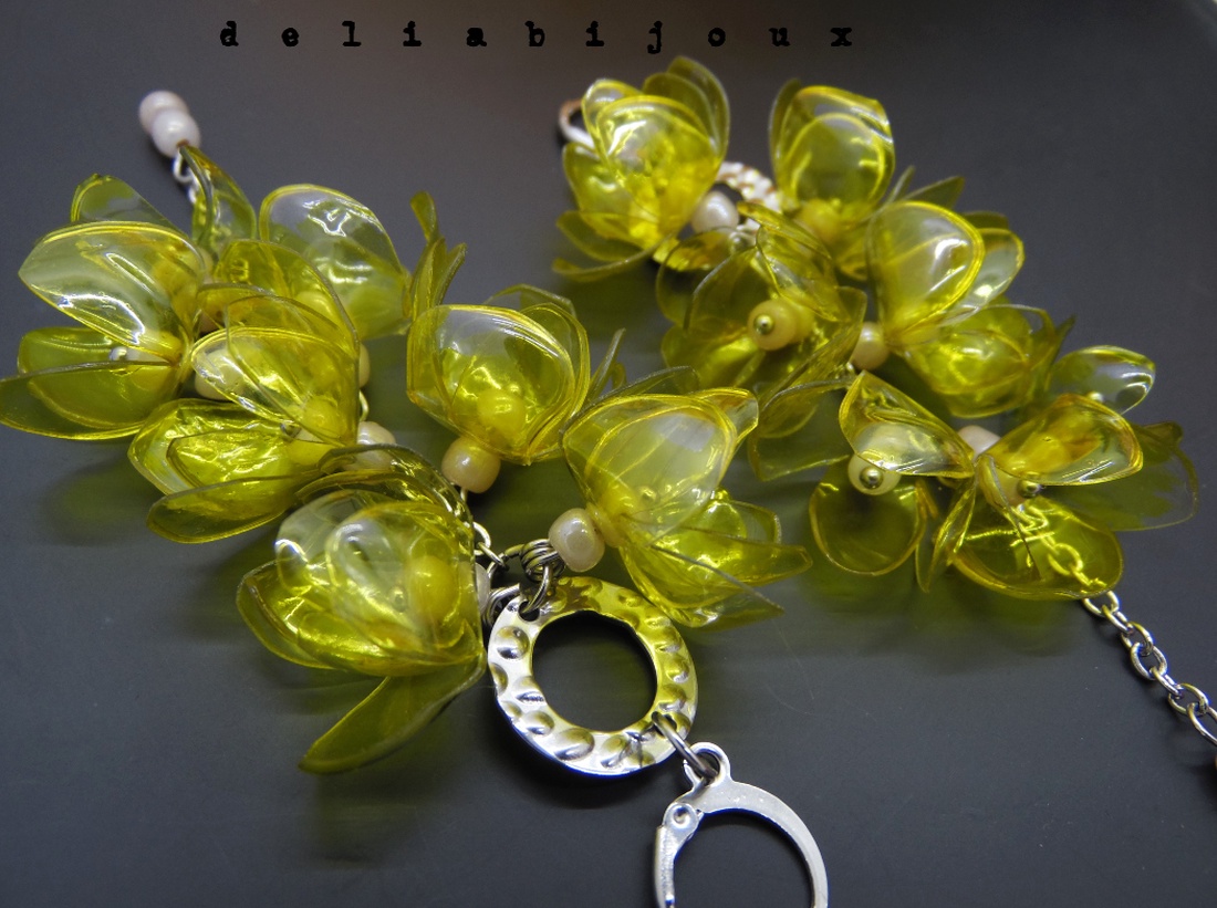 Cercei statement handmade unicat - PET-uri (plastic) reciclate - flori (cod1110) - bijuterii - cercei - cercei candelabru - Artynos.ro