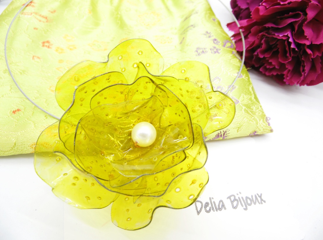 Colier statement handmade unicat - PET-uri (plastic) reciclate - floare (cod1227) - bijuterii - coliere - coliere statement - Artynos.ro