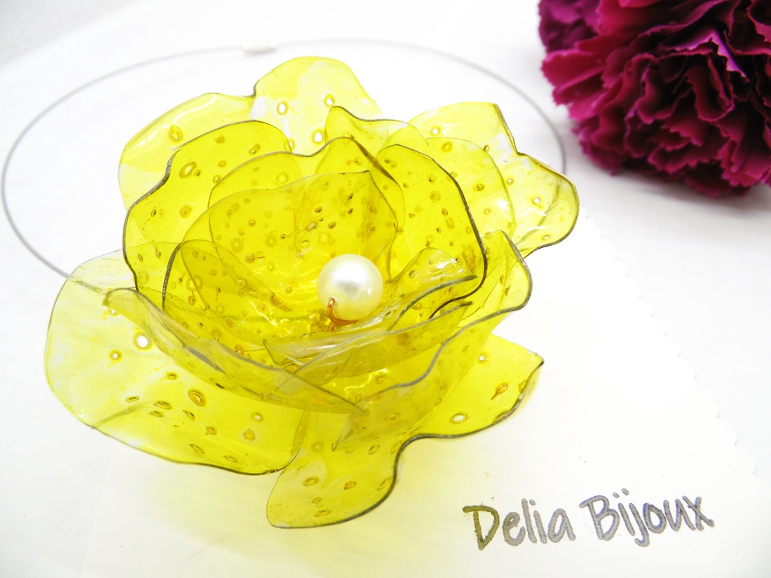 Colier statement handmade unicat - PET-uri (plastic) reciclate - floare (cod1227) - bijuterii - coliere - coliere statement - Artynos.ro