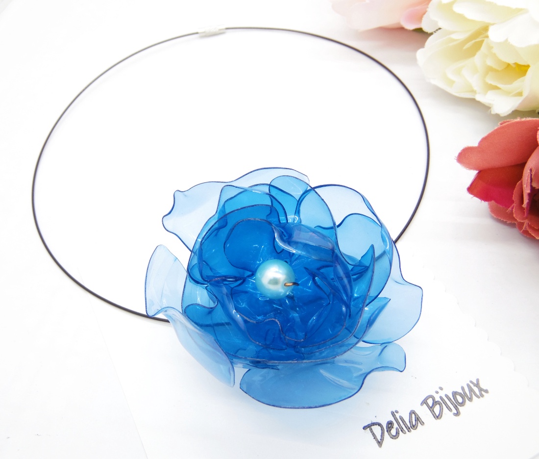 Colier statement handmade unicat - PET-uri (plastic) reciclate - floare (cod1221) - bijuterii - coliere - coliere statement - Artynos.ro Colier statement handmade unicat - PET-uri (plastic) reciclate - floare (cod1221) - bijuterii - coliere - coliere statement - Artynos.ro