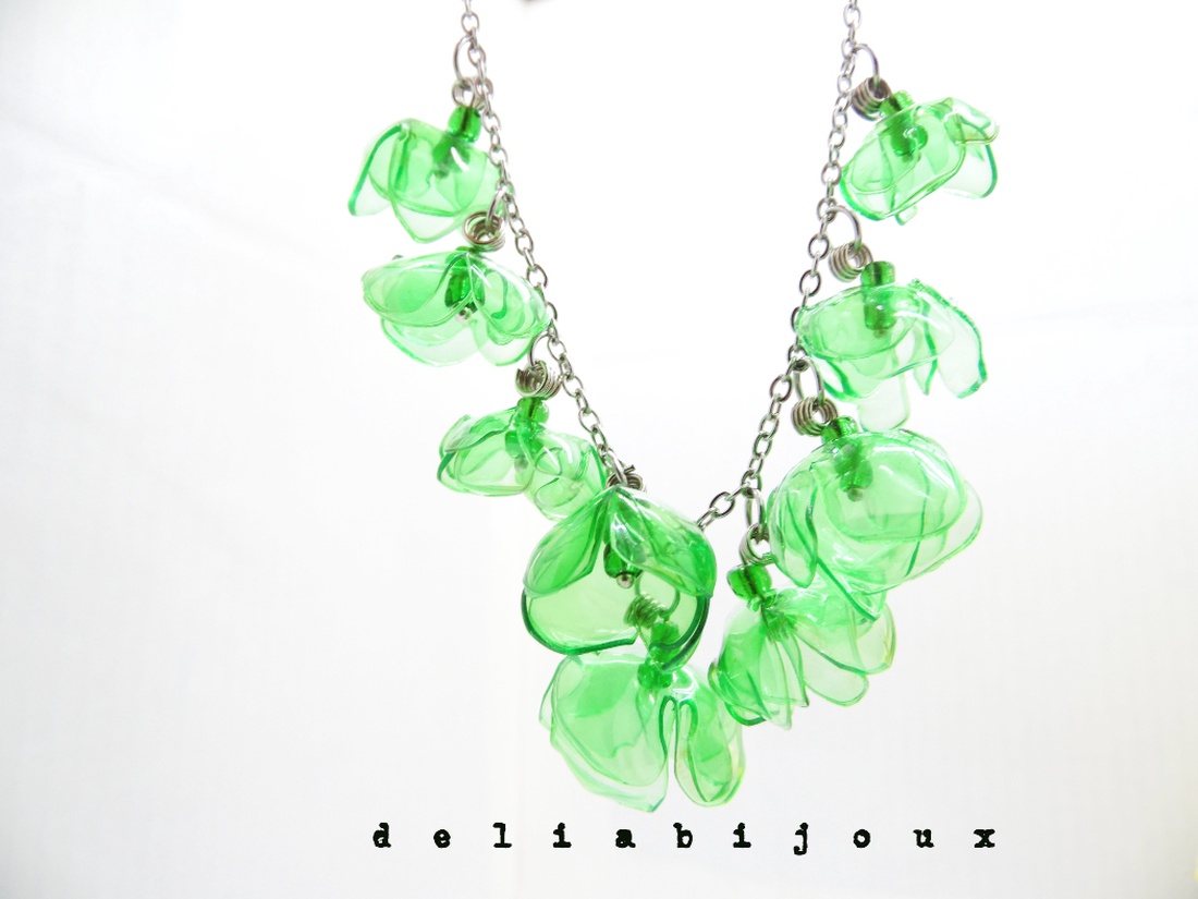 Colier statement handmade unicat - PET-uri (plastic) reciclate - floare (cod1222) - bijuterii - coliere - coliere statement - Artynos.ro Colier statement handmade unicat - PET-uri (plastic) reciclate - floare (cod1222) - bijuterii - coliere - coliere statement - Artynos.ro