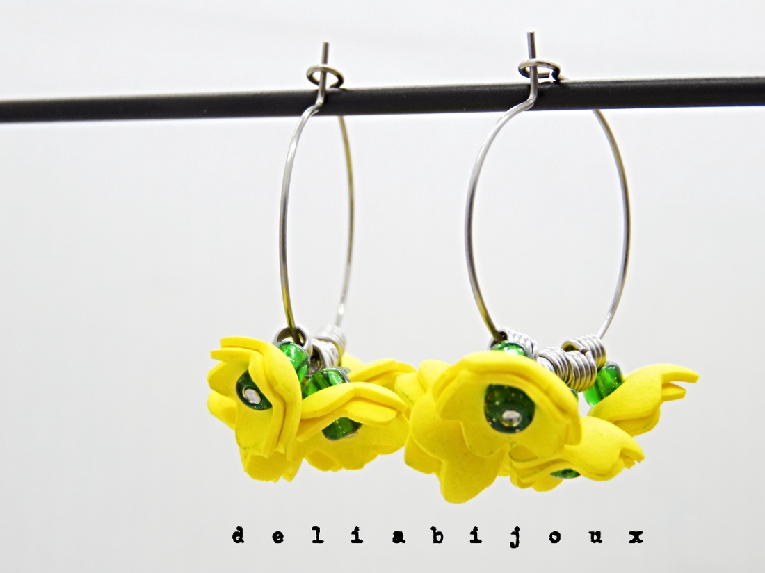 Cercei Handmade din Foamiran Galben cu Detalii Florale și Mărgele Verzi (cod1149) - bijuterii - cercei - cercei candelabru - Artynos.ro Cercei Handmade din Foamiran Galben cu Detalii Florale și Mărgele Verzi (cod1149) - bijuterii - cercei - cercei candelabru - Artynos.ro
