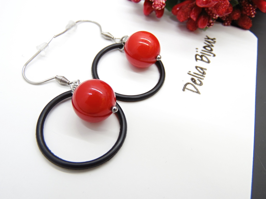 Cercei handmade statement - Stil Industrial - scoica si cauciuc (cod1114) - bijuterii - cercei - cercei cerc - Artynos.ro Cercei handmade statement - Stil Industrial - scoica si cauciuc (cod1114) - bijuterii - cercei - cercei cerc - Artynos.ro