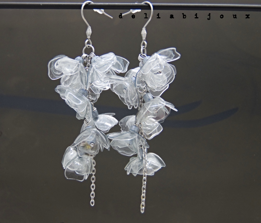 Cercei handmade unicat Flori delicate din plastic reciclat și inox (cod1306) - bijuterii - cercei - Artynos.ro