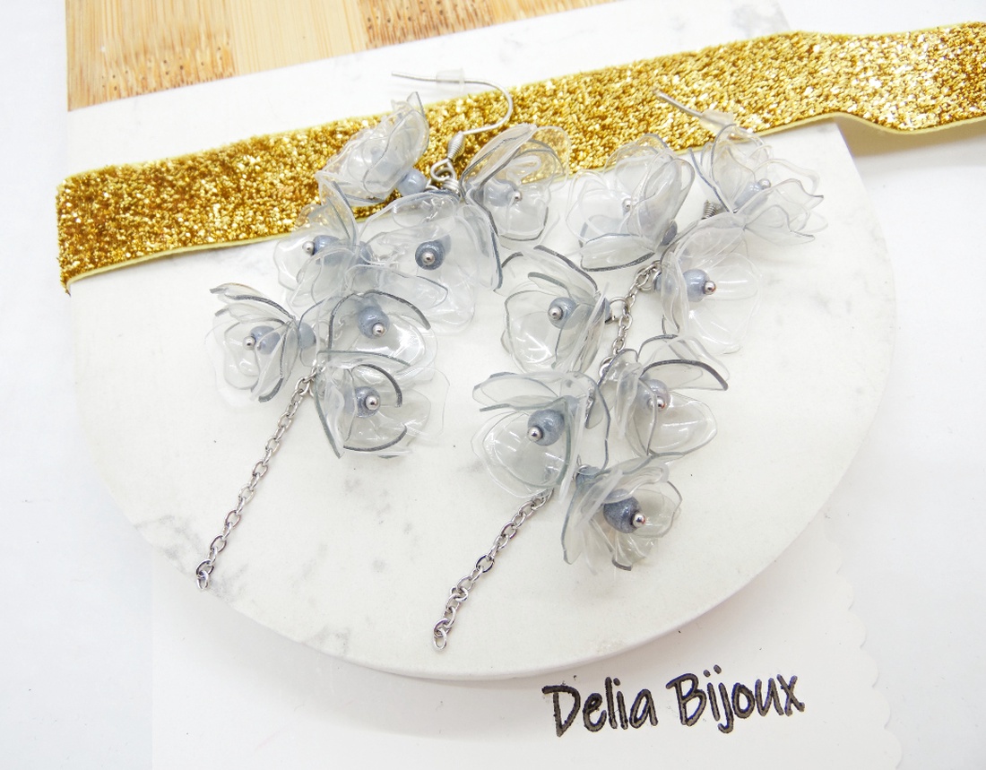 Cercei handmade unicat Flori delicate din plastic reciclat și inox (cod1306) - bijuterii - cercei - Artynos.ro