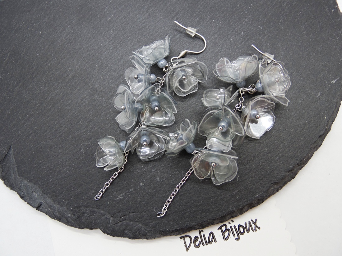 Cercei handmade unicat Flori delicate din plastic reciclat și inox (cod1306) - bijuterii - cercei - Artynos.ro
