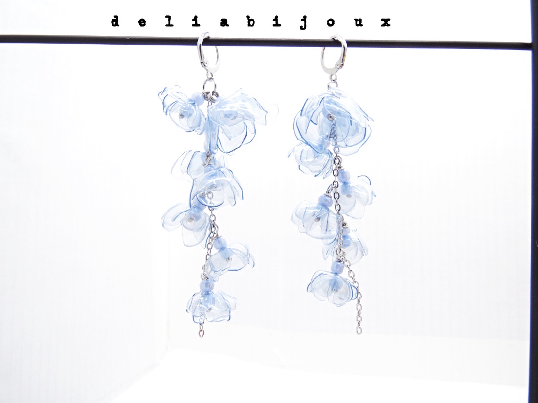 Cercei handmade unicat Flori delicate din plastic reciclat și inox (cod1304) - bijuterii - cercei - Artynos.ro