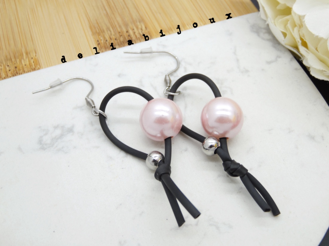 Cercei Handmade Tub Negru Siliconat - Perlă - Design Modern și Minimalist (cod 1142) - bijuterii - cercei - Artynos.ro