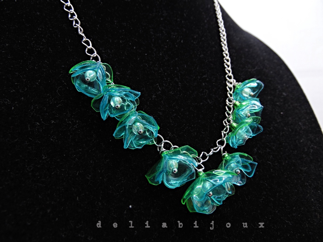 Colier statement unicat cu flori din sticle plastic reciclate (cod1328) -  - Artynos.ro