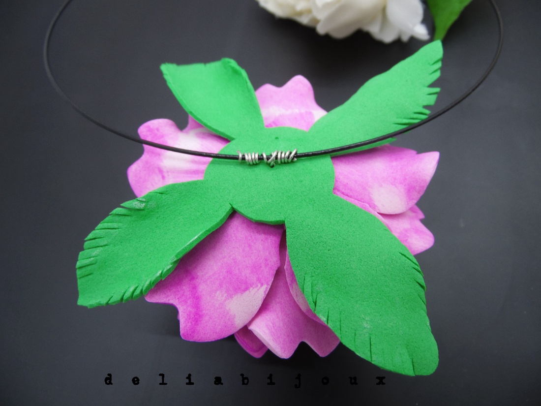 Colier handmade statement unicat -floral - foamiran (cod961) - bijuterii - coliere - coliere cu pandative - Artynos.ro