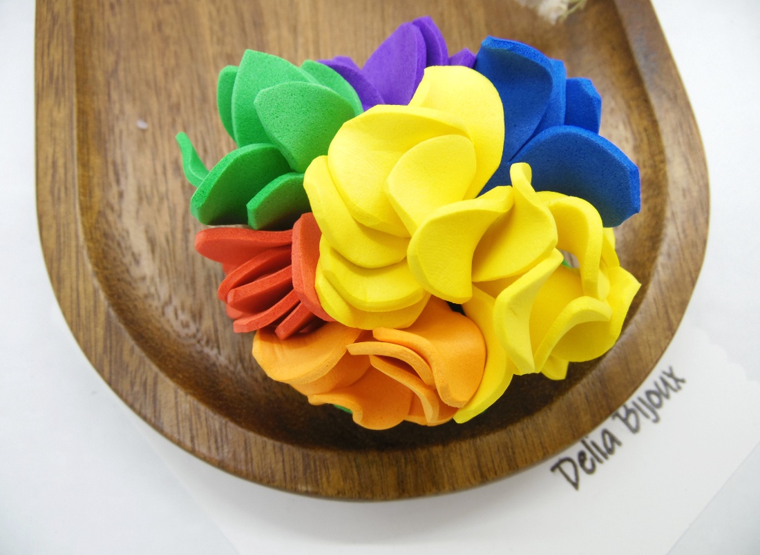 Brosa statement handmade unicat - Martisor curcubeu - floare (cod1163) - bijuterii - broșe - Artynos.ro