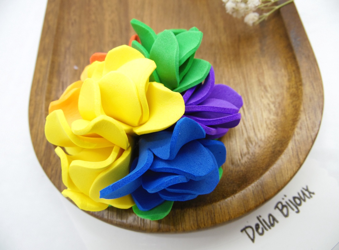 Brosa statement handmade unicat - Martisor curcubeu - floare (cod1163) - bijuterii - broșe - Artynos.ro