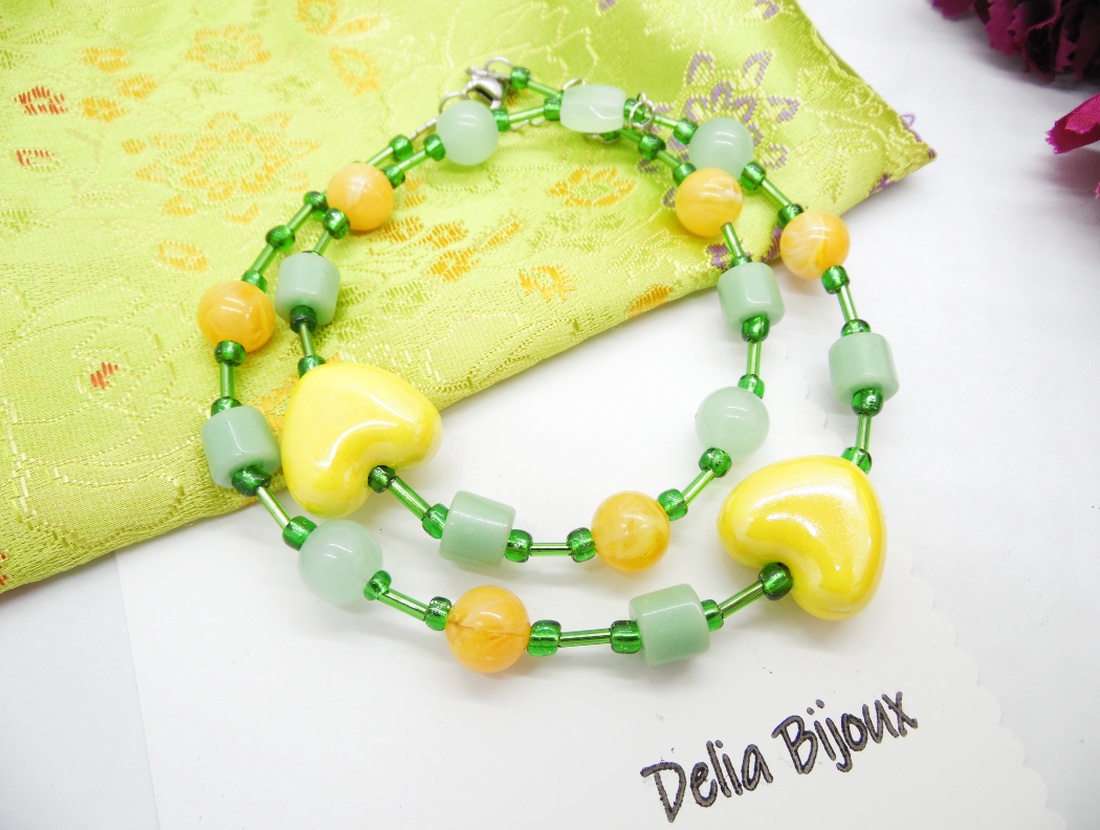 Colier handmade cu mărgele galbene și accente verzi model unicat (cod1239) - bijuterii - coliere - coliere din mărgele - Artynos.ro