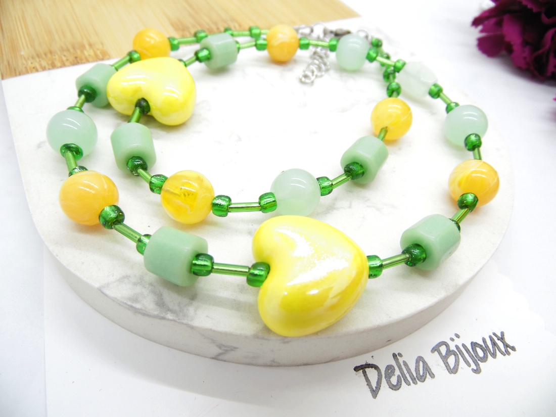 Colier handmade cu mărgele galbene și accente verzi model unicat (cod1239) - bijuterii - coliere - coliere din mărgele - Artynos.ro