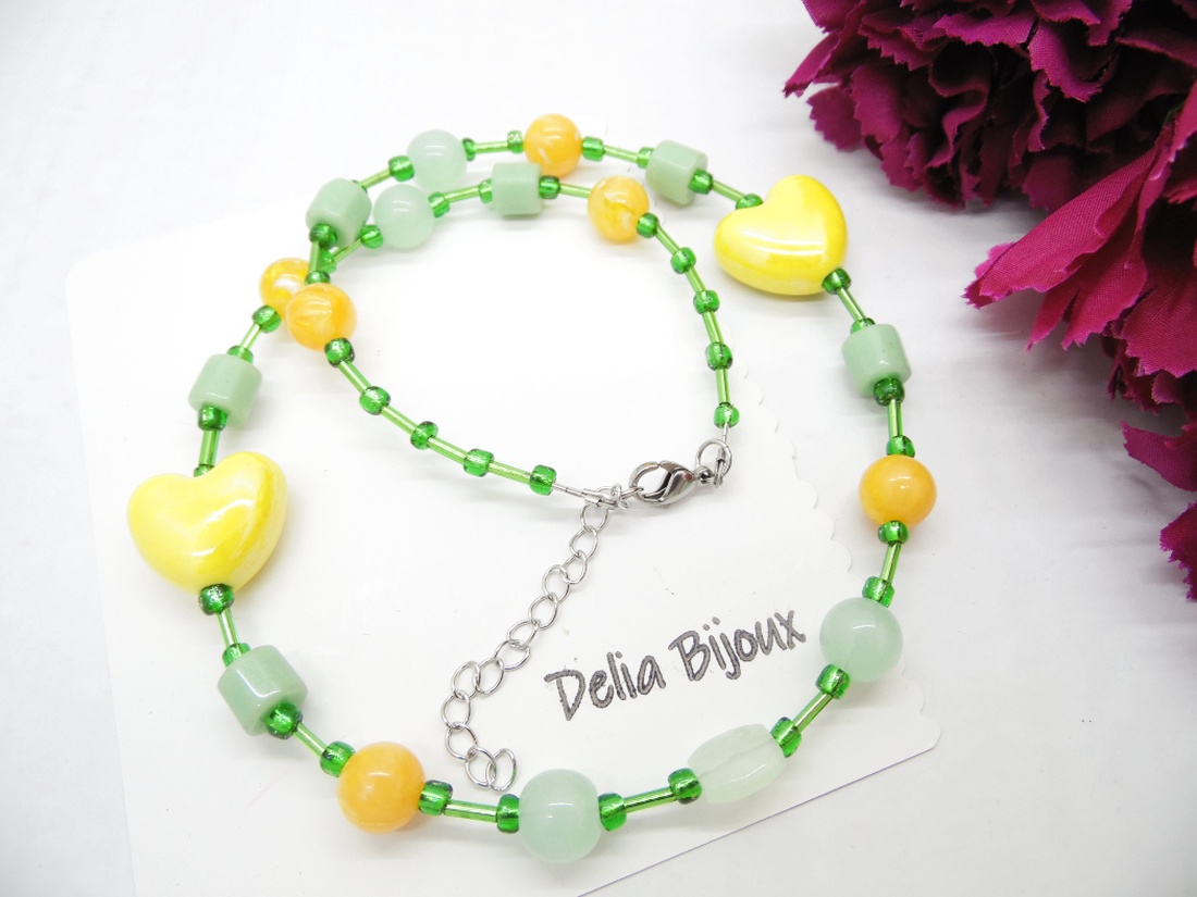 Colier handmade cu mărgele galbene și accente verzi model unicat (cod1239) - bijuterii - coliere - coliere din mărgele - Artynos.ro