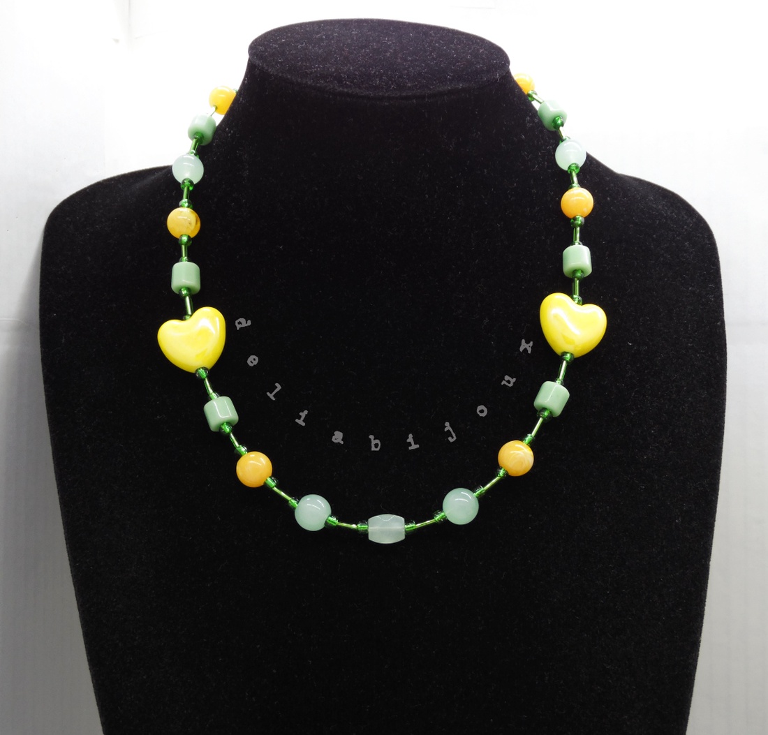 Colier handmade cu mărgele galbene și accente verzi model unicat (cod1239) - bijuterii - coliere - coliere din mărgele - Artynos.ro