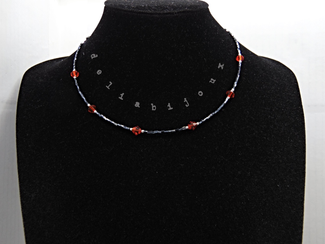 Colier unicat din mărgele tubulare gri închis și cristale de sticlă roșii (cod1364) - bijuterii - coliere - coliere din mărgele - Artynos.ro