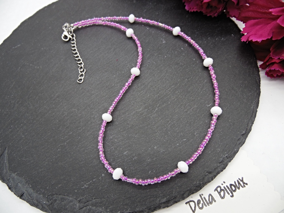 Colier unicat din mărgele de nisip roz și cristale albe fațetate (cod1366) - bijuterii - coliere - coliere din mărgele - Artynos.ro
