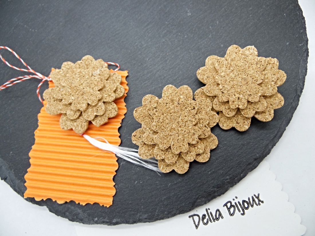 Broșă handmade mărțișor din plută floare (cod1373) - bijuterii - broșe - Artynos.ro