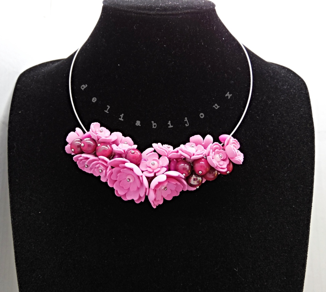 Set bijuterii cu flori roz colier statement și cercei asortați, realizați manual (cod1378) - bijuterii - seturi de bijuterii - Artynos.ro