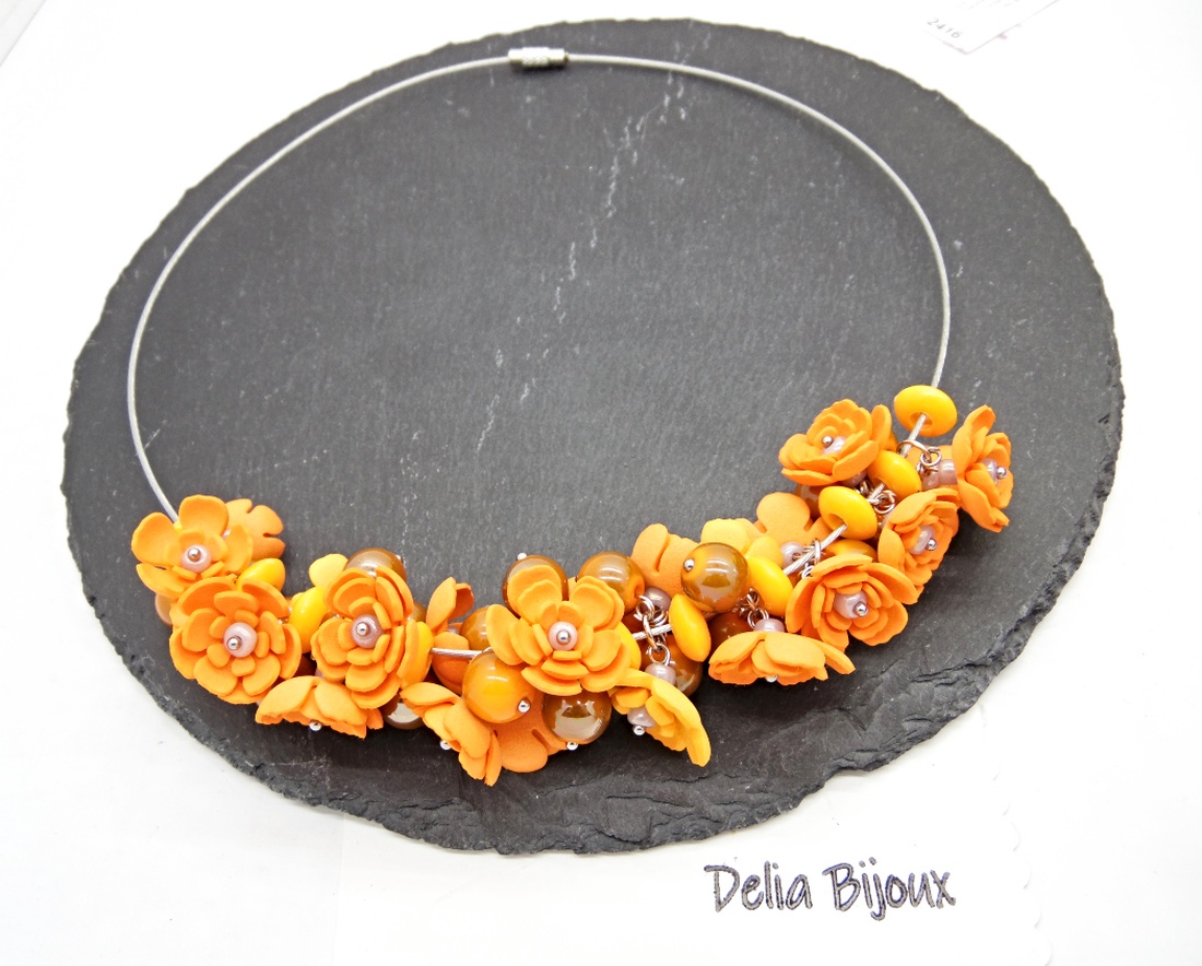 Colier handmade statement cu flori portocalii (cod1379) - bijuterii - coliere - coliere din mărgele - Artynos.ro