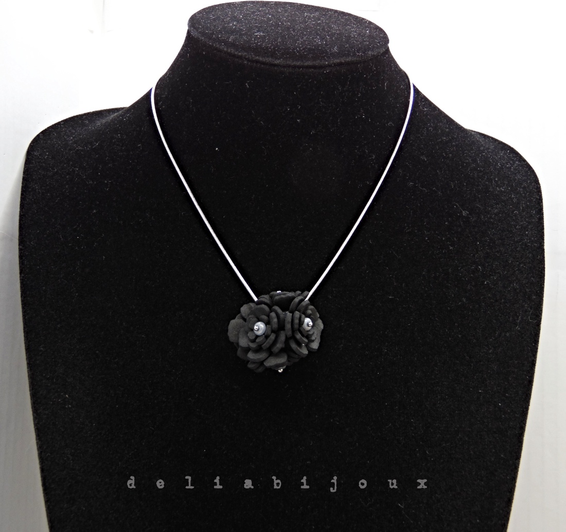 Set bijuterii cu flori negre (cod1380) - bijuterii - seturi de bijuterii - Artynos.ro