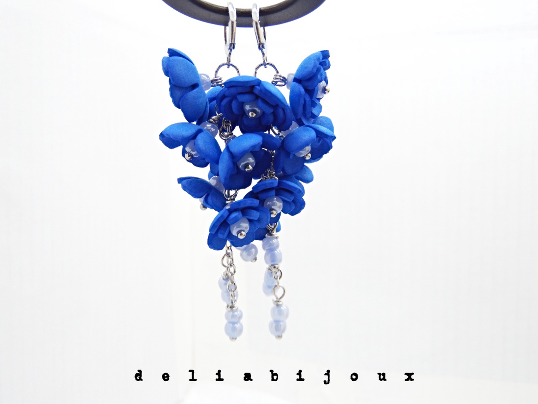 Cercei handmade, lungi cu flori albastre (cod1384) - bijuterii - cercei - cercei hoops - Artynos.ro