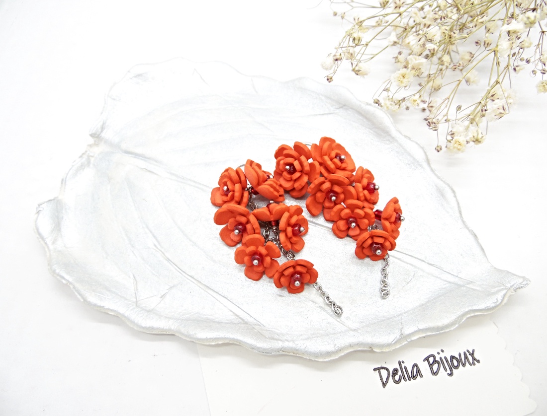 Cercei Handmade unicat cu flori rosii (cod1386) - bijuterii - cercei - cercei hoops - Artynos.ro