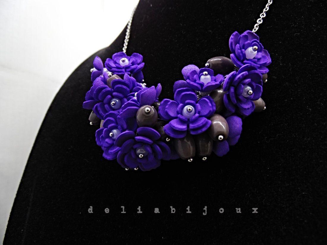 Colier handmade statement cu flori mov - buchet floral pe lanț din inox (cod1387) - bijuterii - coliere - coliere din mărgele - Artynos.ro