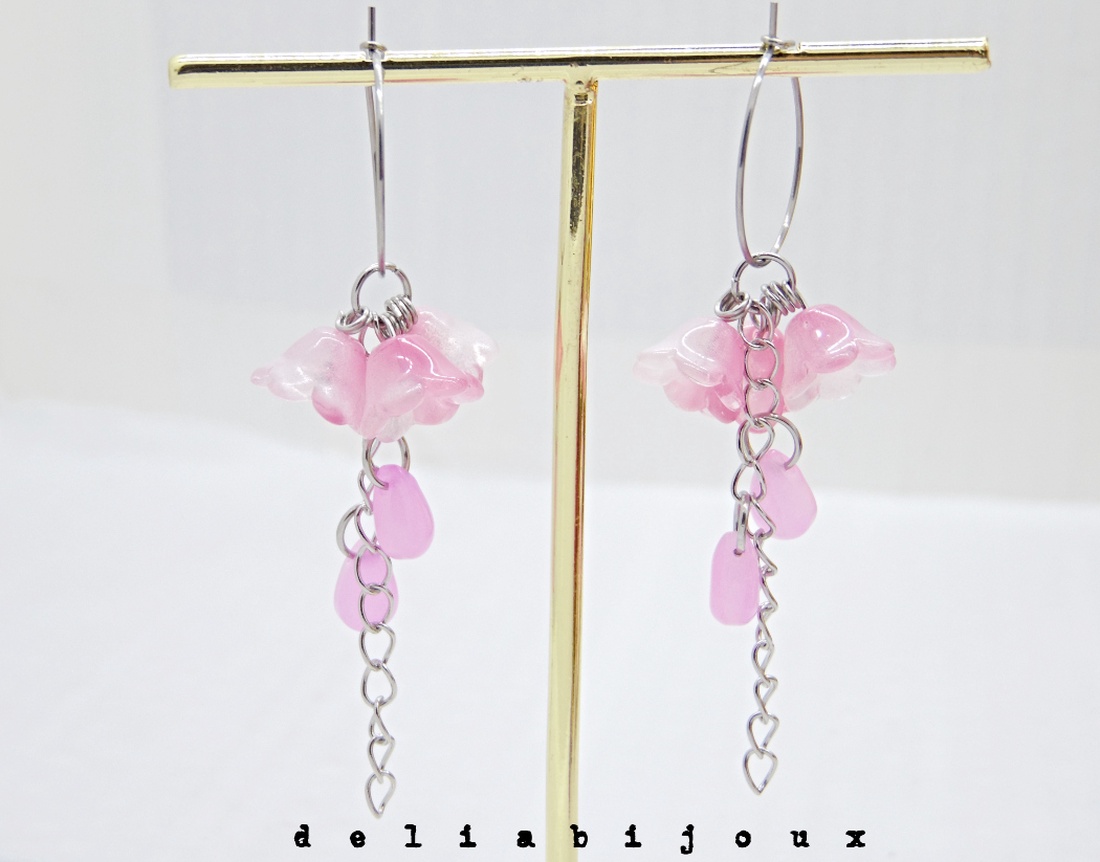 Cercei handmade, lungi cu flori de sticla roz (cod1395) - bijuterii - cercei - cercei lungi - Artynos.ro