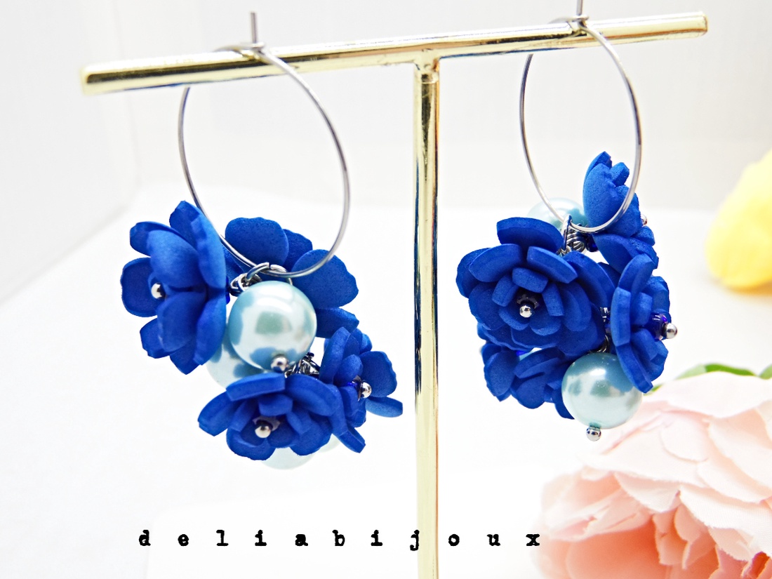 Cercei handmade cu flori albastre si perle (cod1400) - bijuterii - cercei - cercei lungi - Artynos.ro