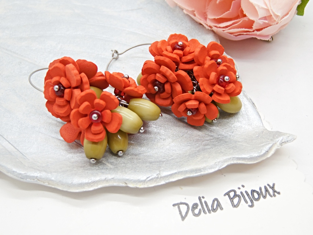 Cercei handmade cu flori rosii (cod1401) - bijuterii - cercei - cercei lungi - Artynos.ro