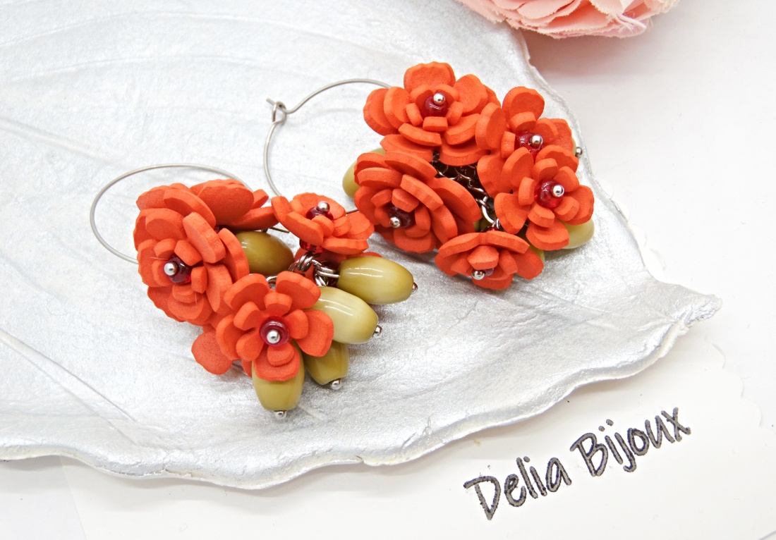 Cercei handmade cu flori rosii (cod1401) - bijuterii - cercei - cercei lungi - Artynos.ro